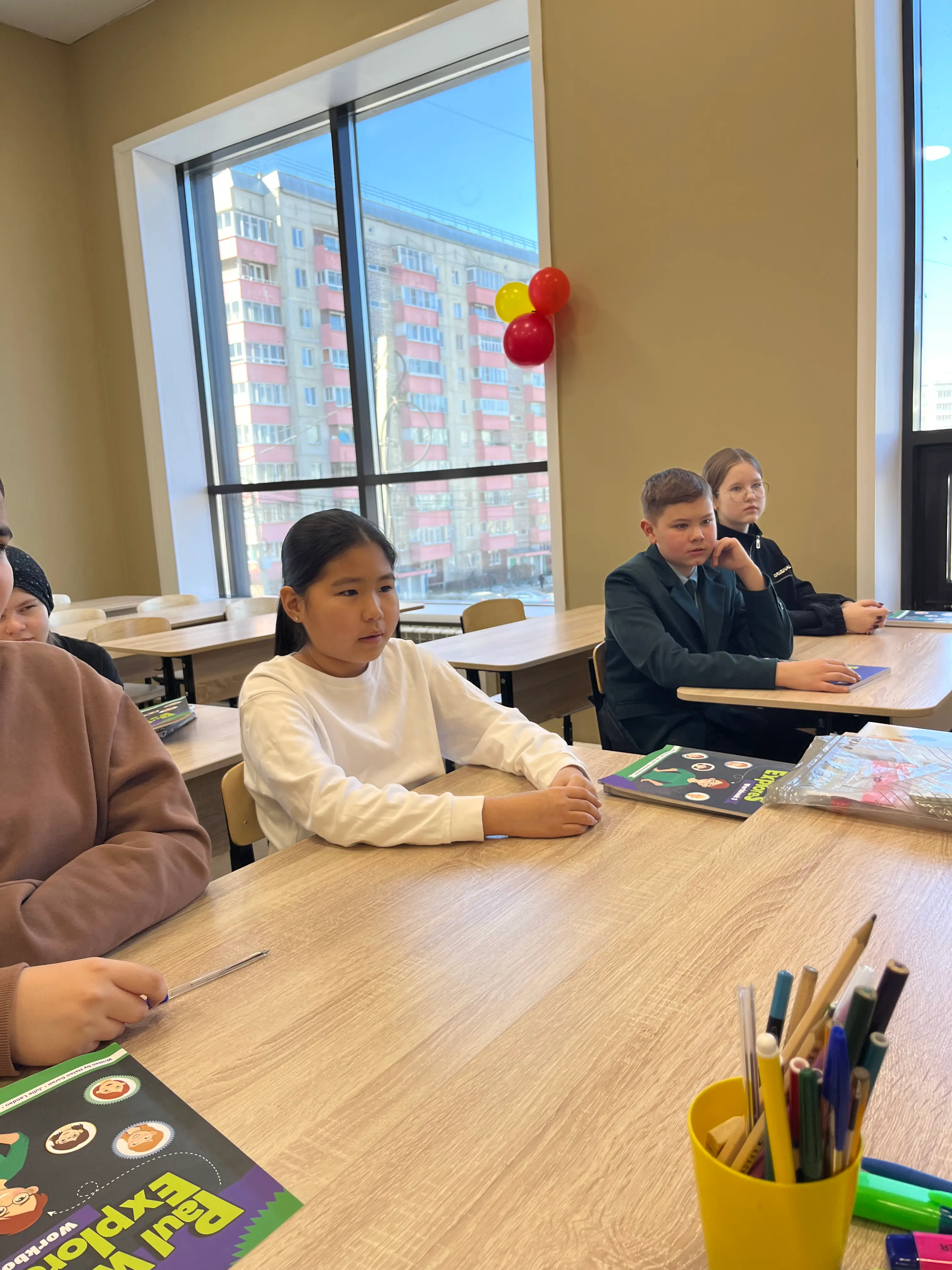 Занятия в Евразийской начальной школе